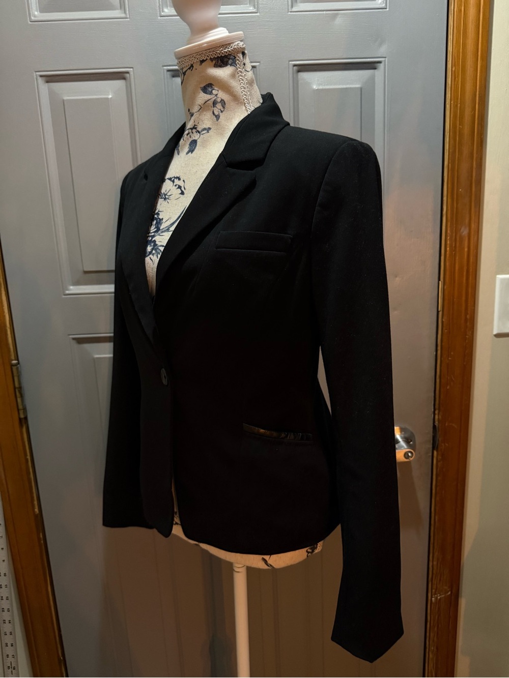The Limited Collection One-Button Tailored Black Blazer – Size 2